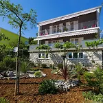 Гостевой дом House Diana 3*